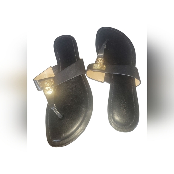 Michael Kors Black Leather Hamilton Women's Sandals with Gold MK Locket 8M/38.5 - Picture 3 of 11